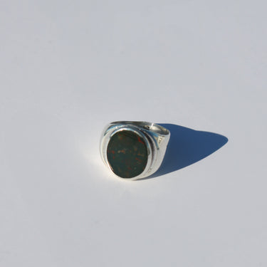 Perlmutte Heliotrope Ring